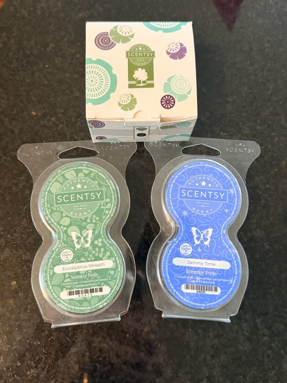 Scentsy Mini Fan Diffuser & 2 pod packs